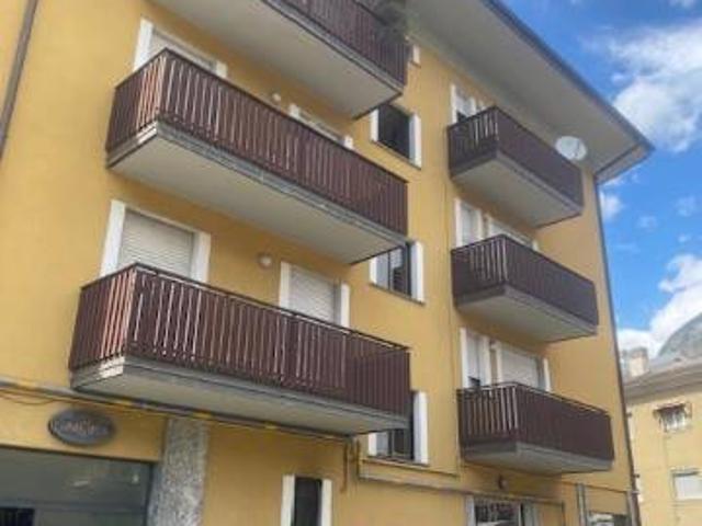 Appartamento in vendita a Sondrio, Lombardia