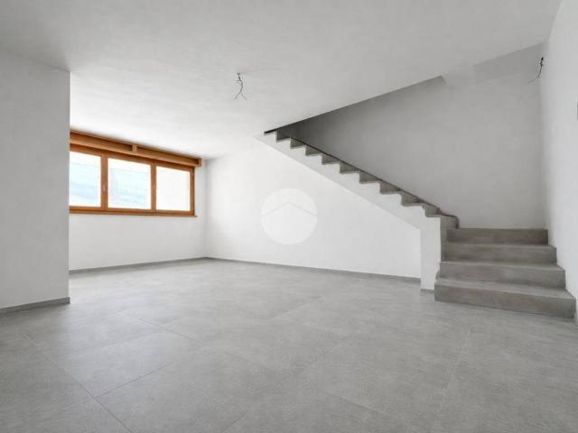 Villa Schiera in vendita a Sondrio, Lombardia