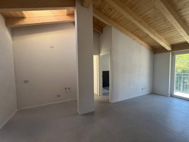 Appartamento in vendita a Sondrio, Lombardia