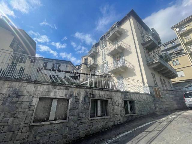 Appartamento in vendita a Sondrio, Lombardia