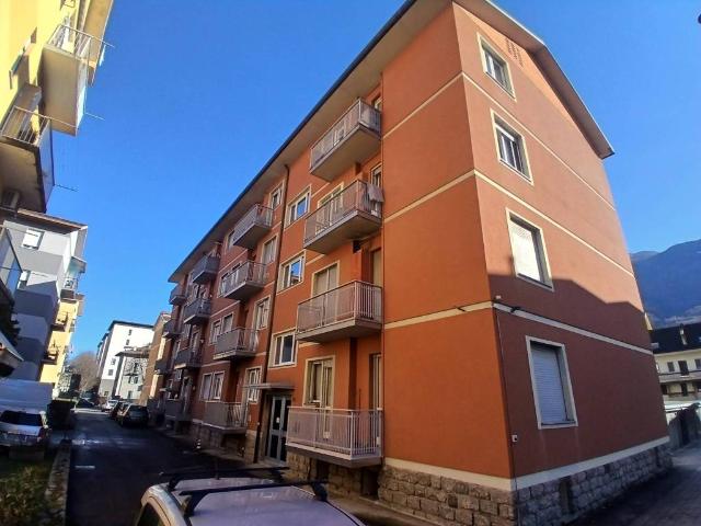 Appartamento in vendita a Sondrio, Lombardia