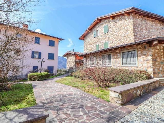 Appartamento in vendita a Songavazzo, Lombardia