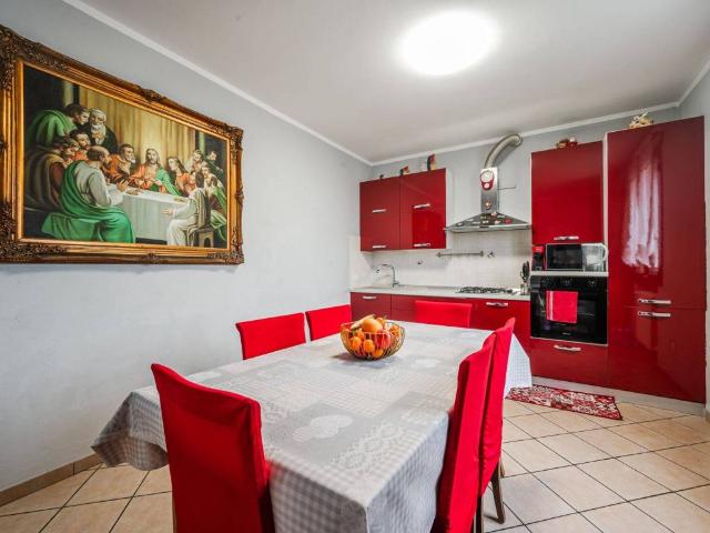 Appartamento in vendita a Mezzano Superiore, Parma