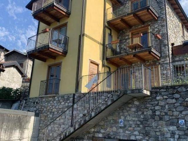 Appartamento in vendita a Sorico, Lombardia
