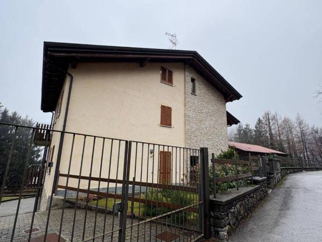Appartamento in vendita a Dicinisio, Sormano