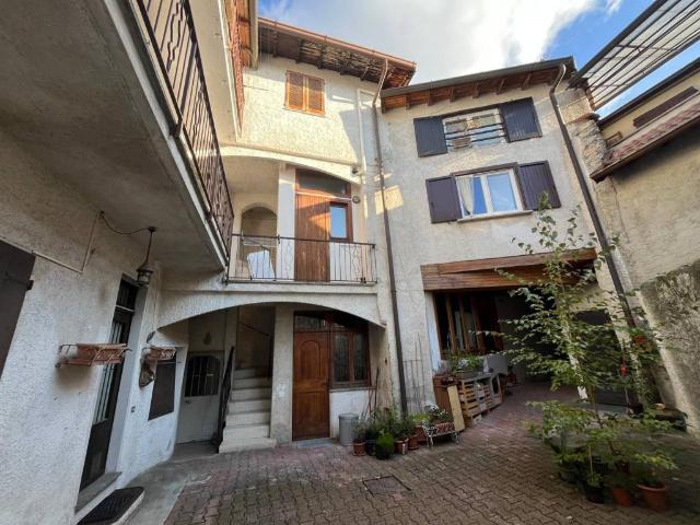 Appartamento in vendita a Sormano, Lombardia