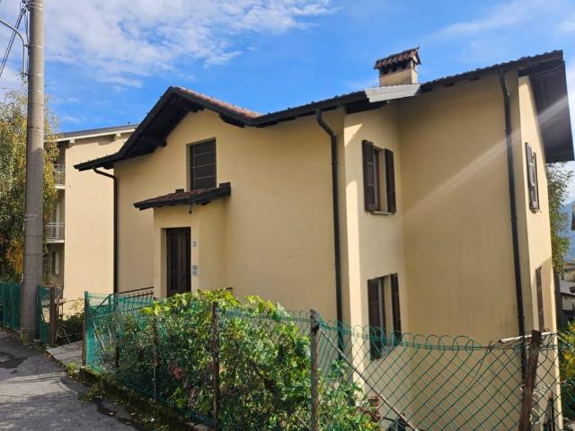 Appartamento in vendita a Sormano, Lombardia