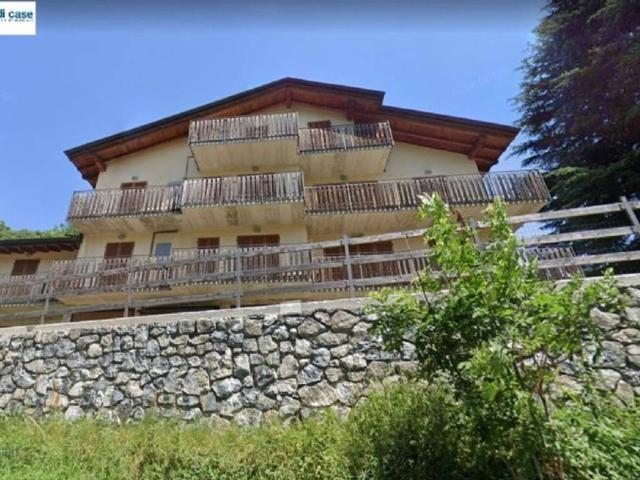 Appartamento in vendita a Dicinisio, Sormano