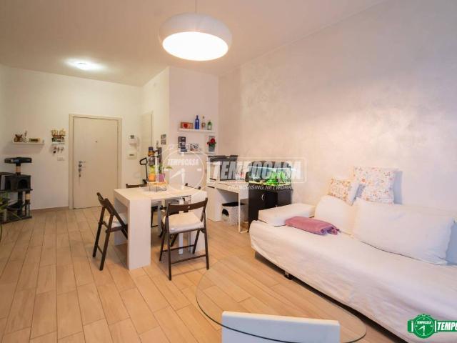 Appartamento in vendita a Sovico, Lombardia