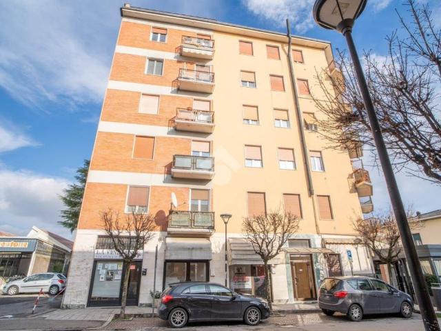 Appartamento in vendita a Sovico, Lombardia