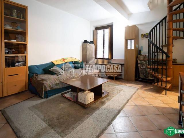 Appartamento in vendita a Sovico, Lombardia