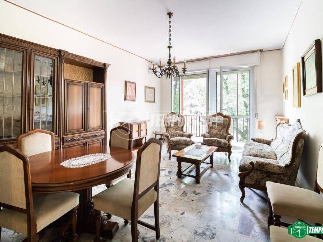 Appartamento in vendita a Albiate, Lombardia