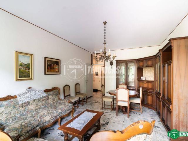 Appartamento in vendita a Albiate, Lombardia