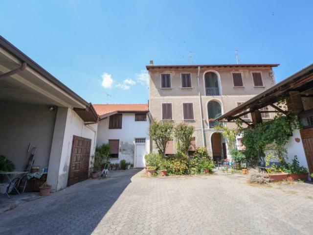 Appartamento in vendita a Sovico, Lombardia