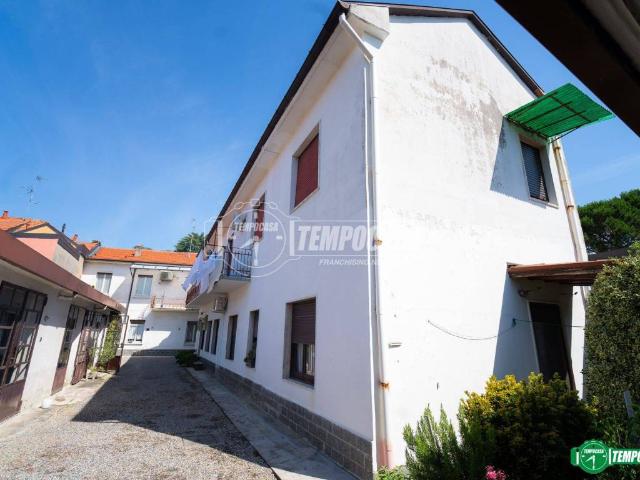 Appartamento in vendita a Sovico, Lombardia