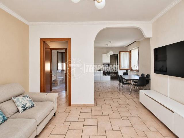 Appartamento in vendita a Sozzago, Novara