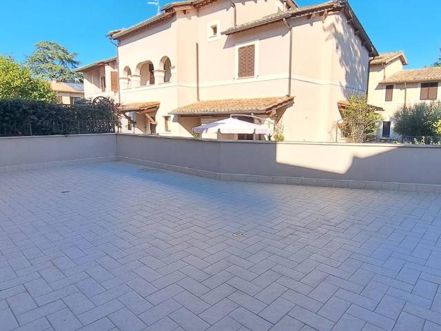 Appartamento in vendita a Cortaccione, Spoleto