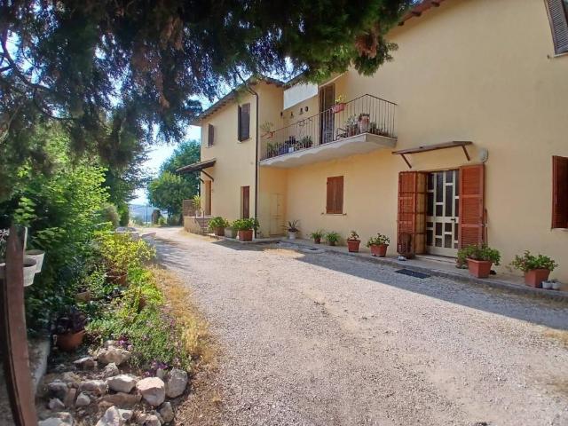 Appartamento in vendita a Cortaccione, Spoleto