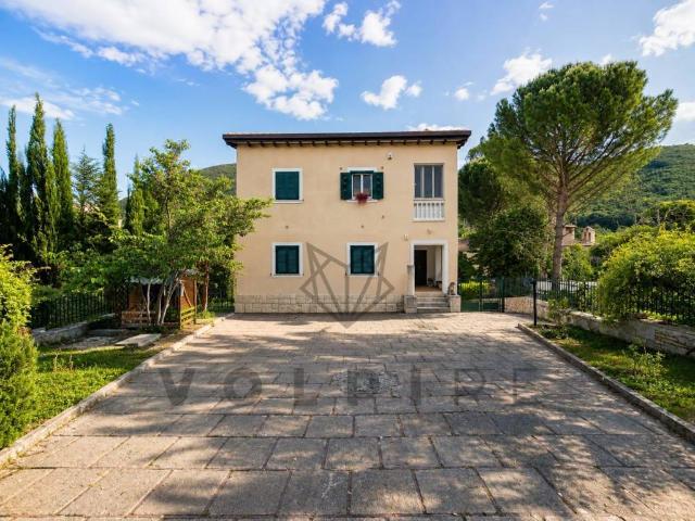 Appartamento in vendita a Spoleto, Perugia
