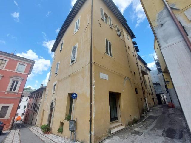 Appartamento in vendita a Spoleto, Umbria