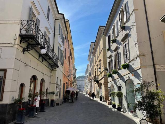 Appartamento in vendita a Spoleto, Umbria