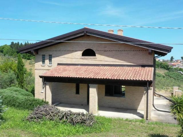 Villa Indipendente in vendita a Spoltore, Abruzzo
