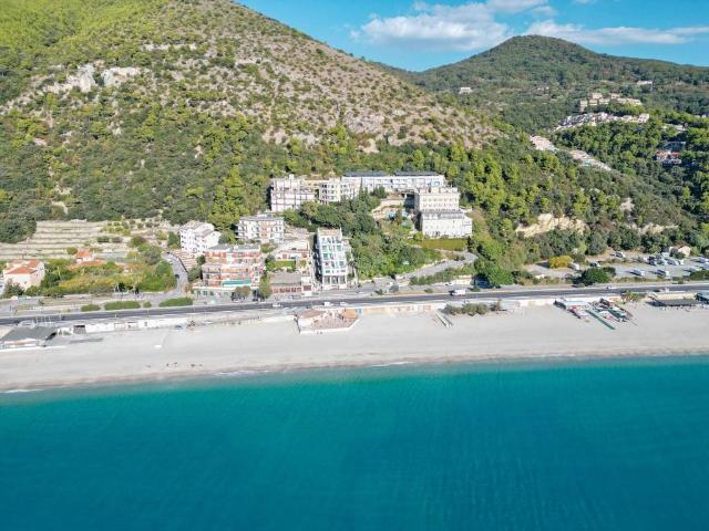 Appartamento in vendita a Spotorno, Liguria