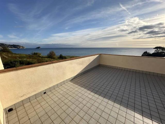 Appartamento in vendita a Spotorno, Liguria