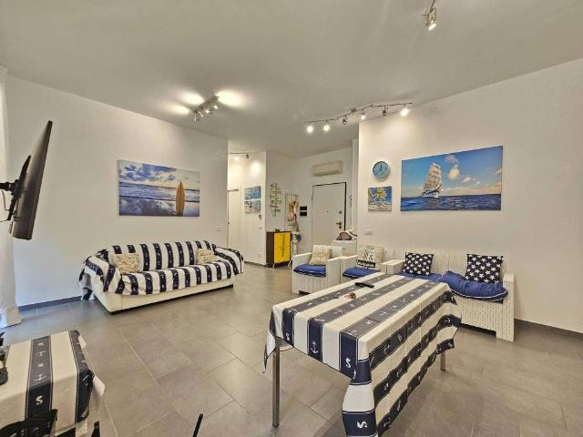 Appartamento in vendita a Spotorno, Liguria