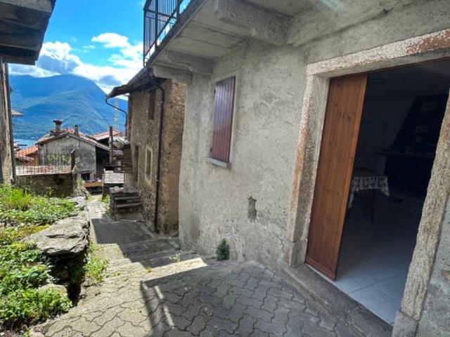 Appartamento in vendita a Stazzona, Lombardia