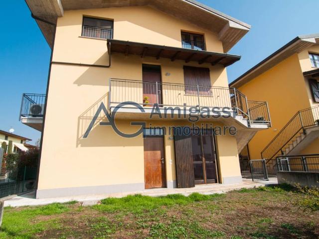 Appartamento in vendita a Stezzano, Lombardia