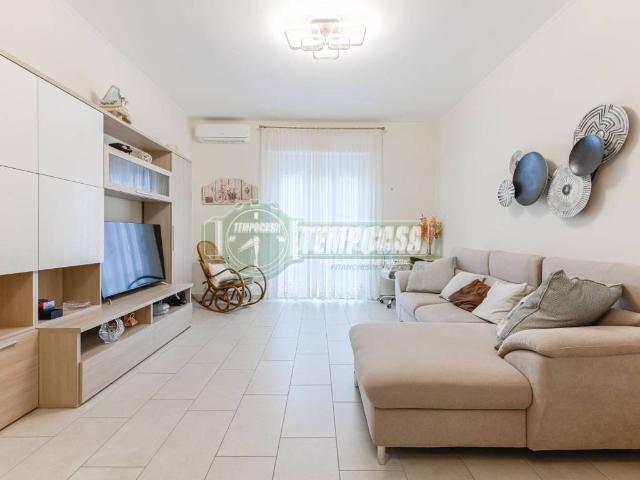 Appartamento in vendita a Stezzano, Lombardia