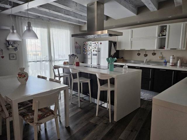 Appartamento in vendita a Stradella, Lombardia