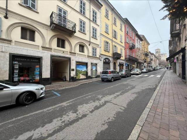 Appartamento in vendita a Stradella, Lombardia