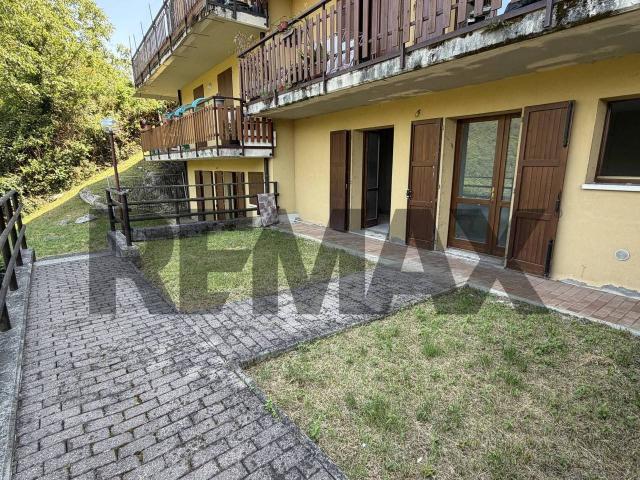 Appartamento in vendita a Strozza, Lombardia