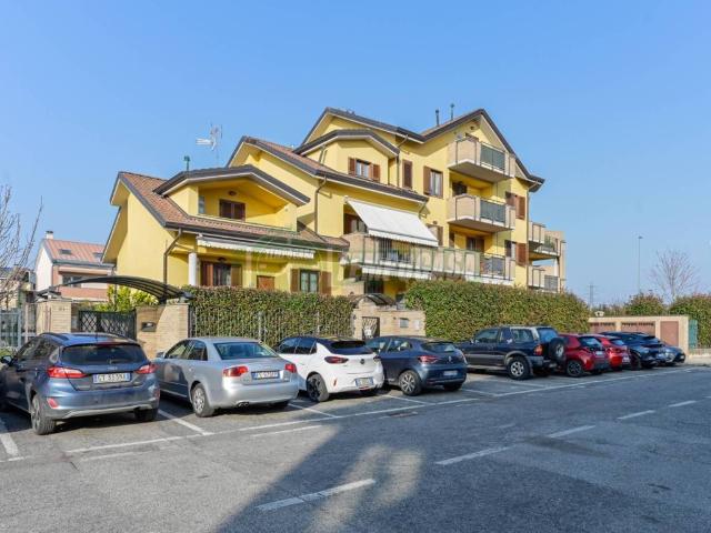 Appartamento in vendita a Cascina Gazzulo, Sulbiate