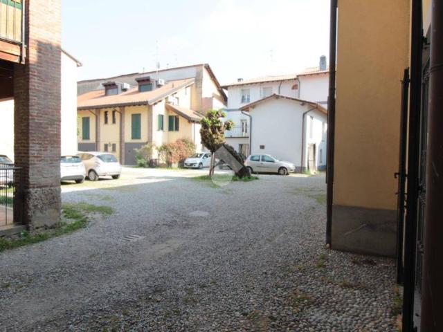 Appartamento in vendita a Cascina Gazzulo, Sulbiate