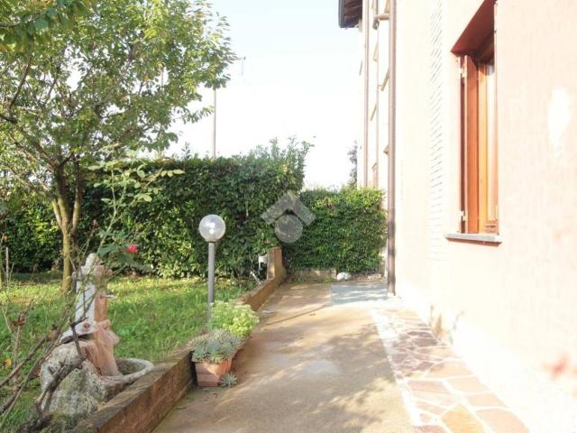 Appartamento in vendita a Cascina Gazzulo, Sulbiate
