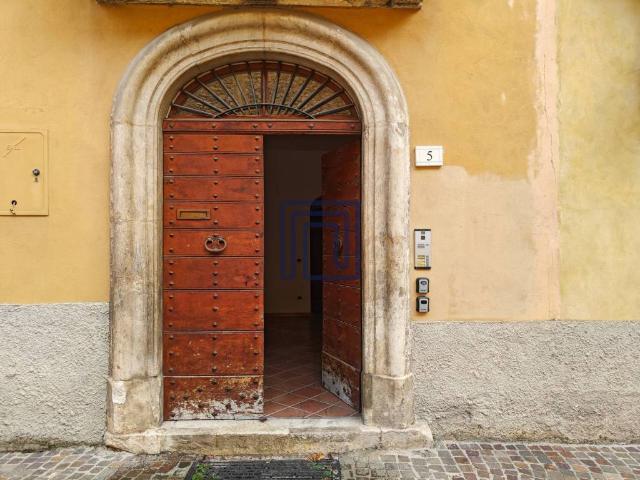 Appartamento in vendita a Sulmona, Abruzzo