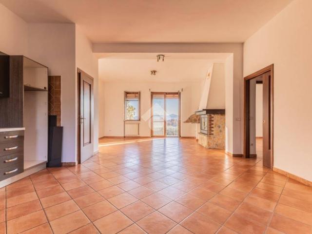 Appartamento in vendita a Fontevivola, Sutri