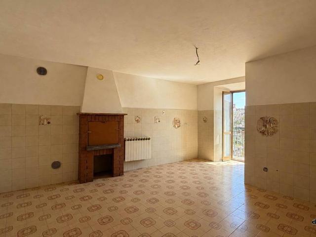 Appartamento in vendita a Sutri, Lazio
