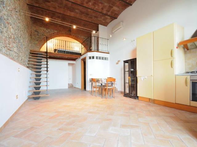 Appartamento in vendita a Suvereto, Toscana