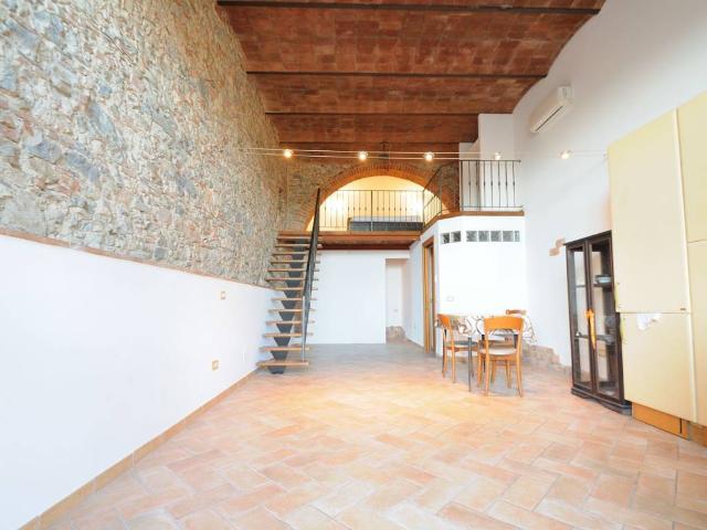 Appartamento in vendita a Suvereto, Toscana