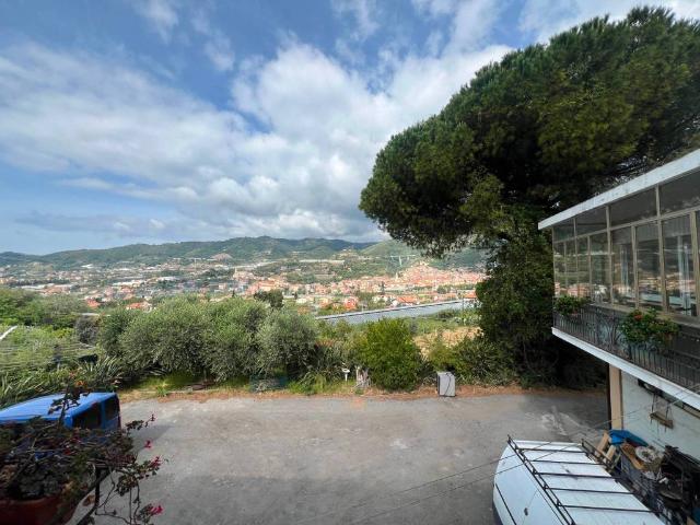 Appartamento in vendita a Taggia, Castellaro