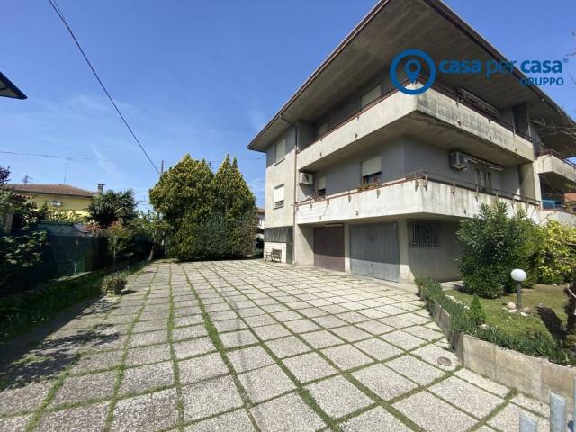 Appartamento in vendita a Taglio Di Po, Veneto
