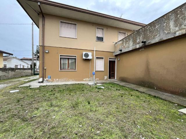 Appartamento in vendita a Taglio Di Po, Veneto