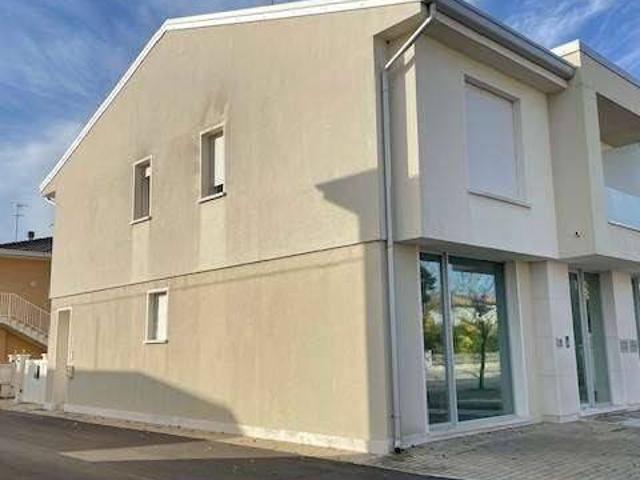 Appartamento in vendita a Taglio Di Po, Veneto