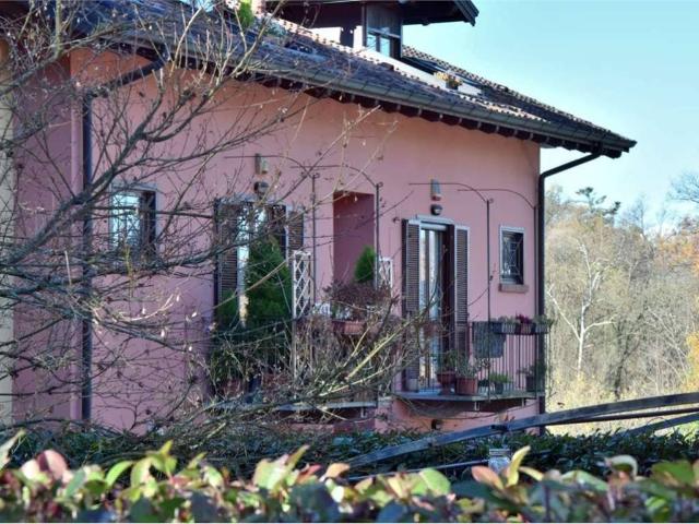 Appartamento in vendita a Taino, Lombardia