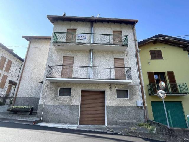 Appartamento in vendita a Talamona, Lombardia