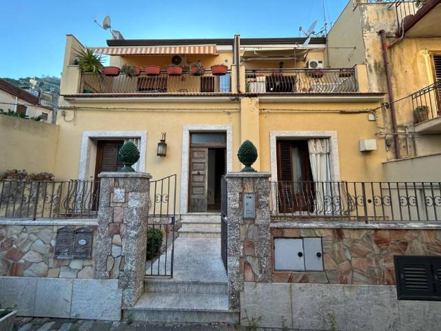 Appartamento in vendita a Taormina, Sicilia